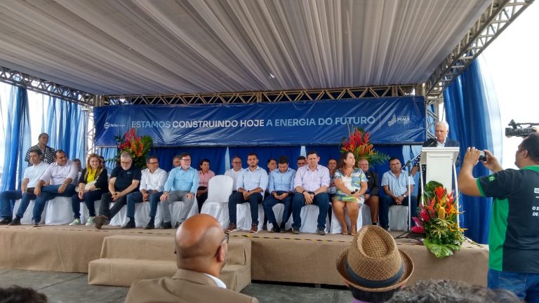 Leia mais sobre o artigo Presidente da FAPEPI participa da inauguração de Complexo Solar em Caldeirão Grande  