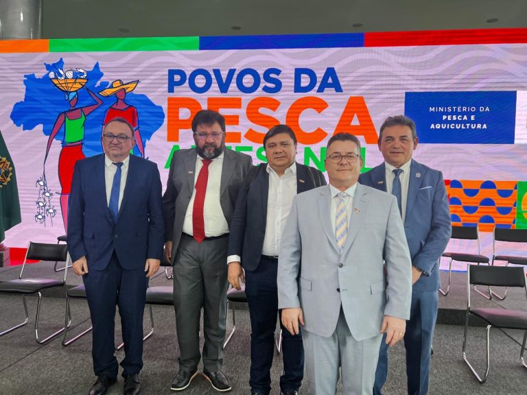 Leia mais sobre o artigo Presidente da FAPEPI firma Convênio com o MPA para implantação do Programa “Jovem Cientista da Pesca Artesanal” no Estado do Piauí