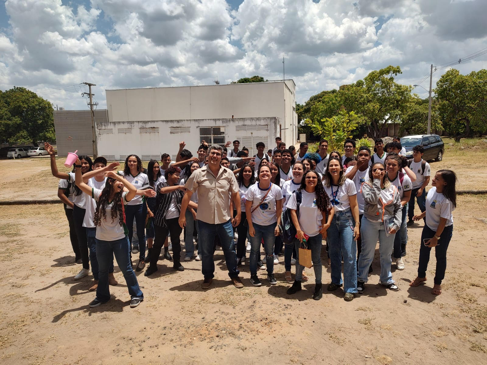 Leia mais sobre o artigo Estudantes da rede pública participam de Feira de Inovação e Popularização de Ciências apoiada pela FAPEPI