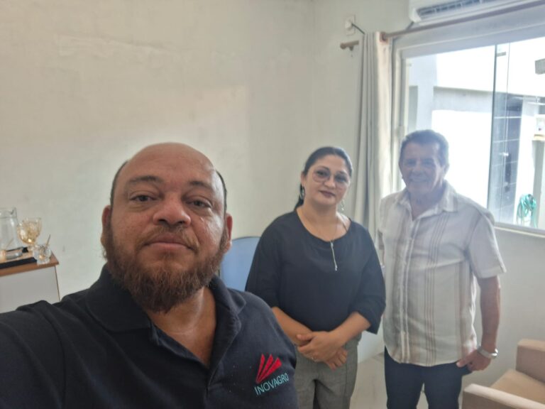 MÁQUINA DE PRODUÇÃO DE SILAGEM